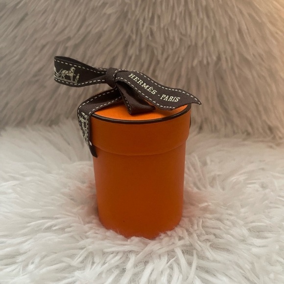 EUC Hermès Silk “Springs Springs” Twilly Orange Bois de Rose - Picture 3 of 9